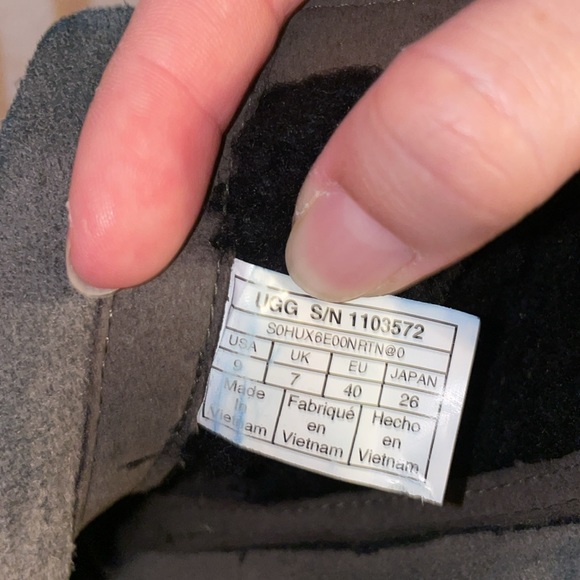 UGG Boots - Picture 5 of 8